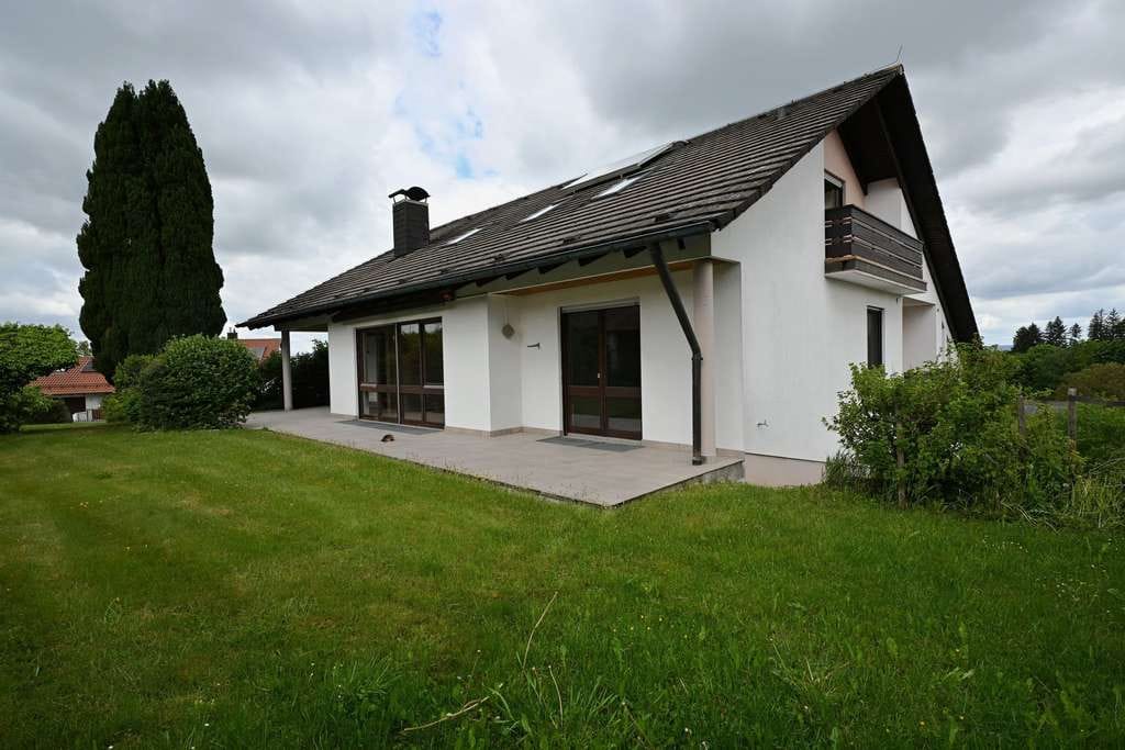 Immobilie in Binswangen - Großzügiges Zweifamilienhaus mit vielfältigen Möglichkeiten! - Bild 4