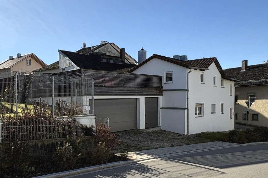 Immobilie in Pappenheim - Wohnhaus in Bieswang mit großer Terrasse
 - Bild 0