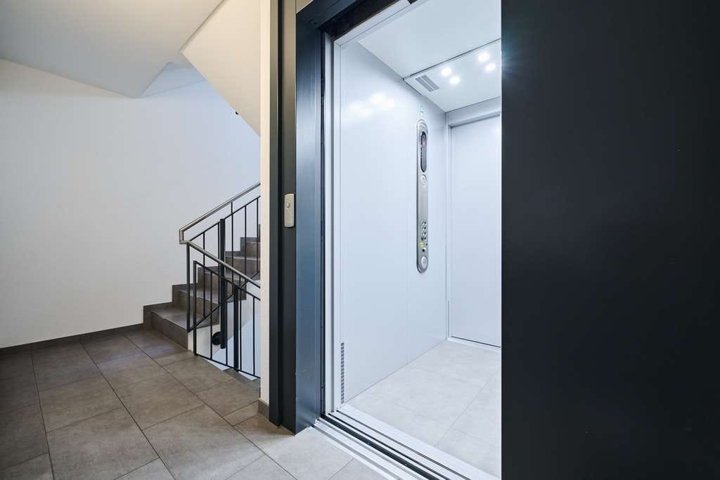 Immobilie in Dettenhausen - Bequem, modern und zentrumsnah: 
4-Zimmer-ETW mit Aufzug und Garage - Bild 1
