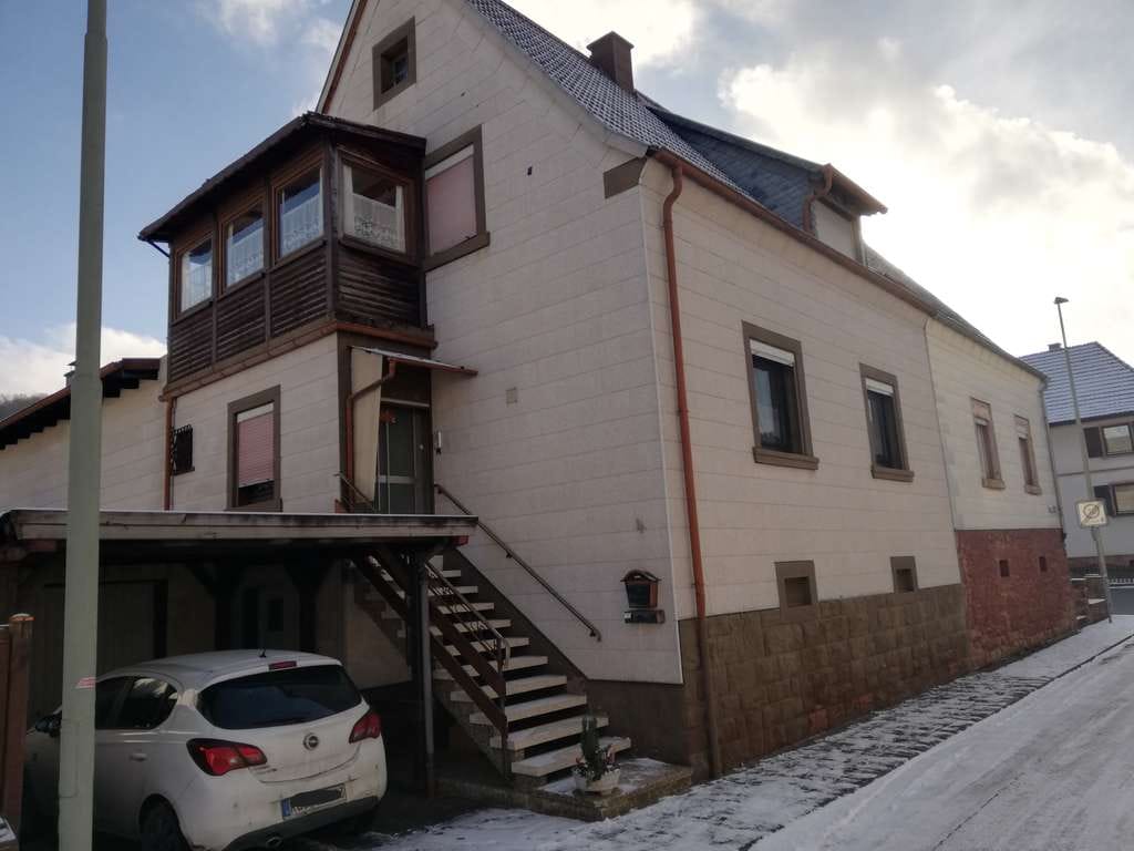 Immobilie in Hauptstuhl - Geräumiges 1-2 Familienhaus mit Garten und Garage - Bild 0