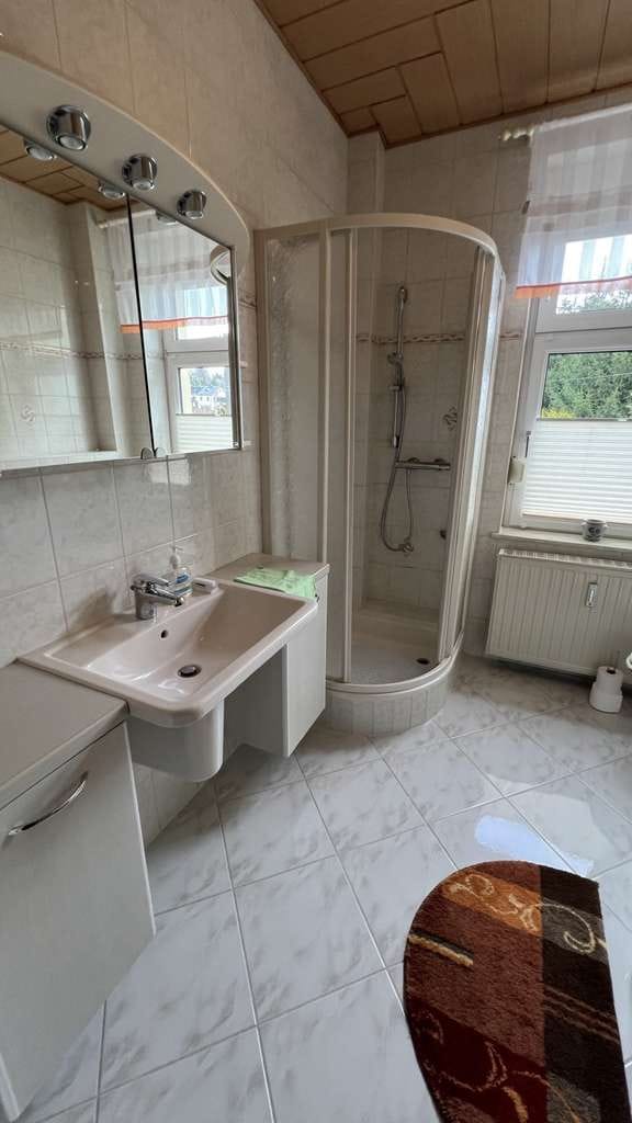Immobilie in Lunzenau - Gepflegtes Einfamilienhaus mit zwei Wohneinheiten und Ausbaupotenzial in Lunzenau - Bild 4