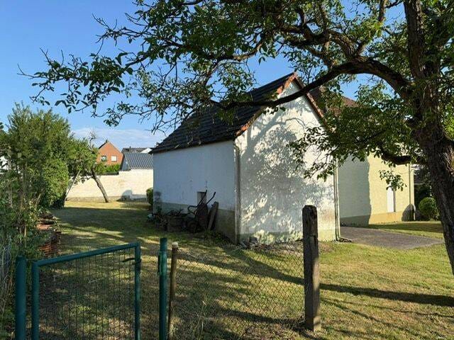 Immobilie in Seelbach - Einfamilienhaus mit großem Garten und Baugrundstück - Bild 2