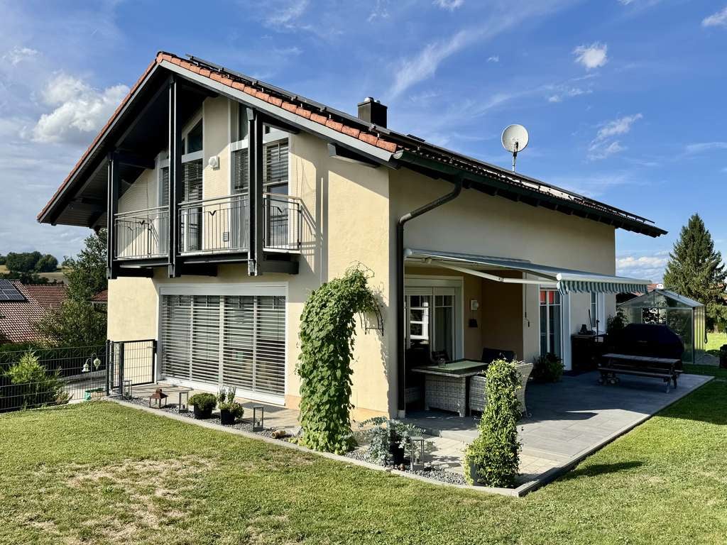 Immobilie in Egglham - Gepflegtes und modernisiertes Einfamilienhaus in zentraler Lage - Bild 0