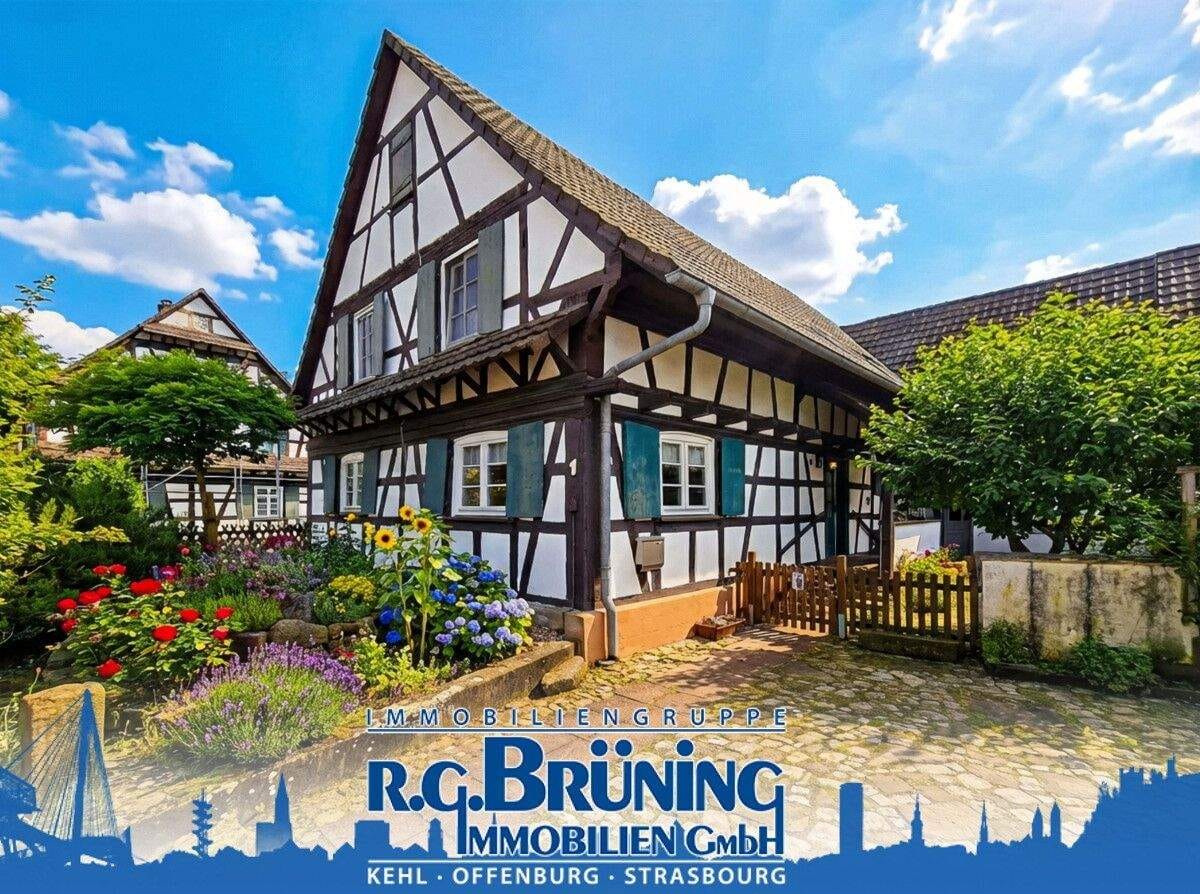 Immobilie in Kehl - Denkmalgeschütztes 3-Familienhaus mit Schwimmteich in Kehl - Bild 0