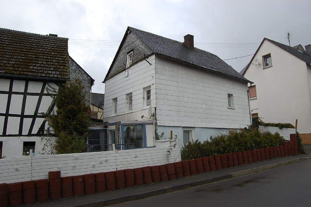 Immobilie in Hirschfeld - Kleines Zuhause mit Scheune - Bild 0
