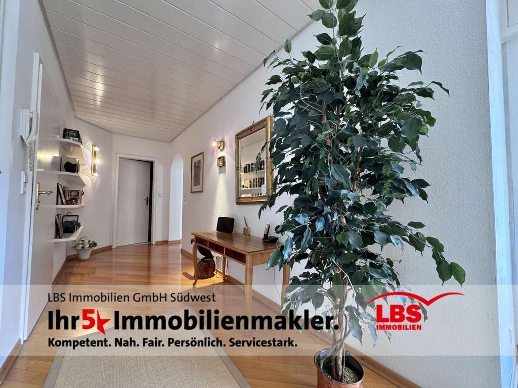Immobilie in Muggensturm - Ein echtes Juwel in beliebter Wohnlage!
-Exklusives Zweifamilienhaus  mit grüner Wohlfühloase-

 - Bild 2
