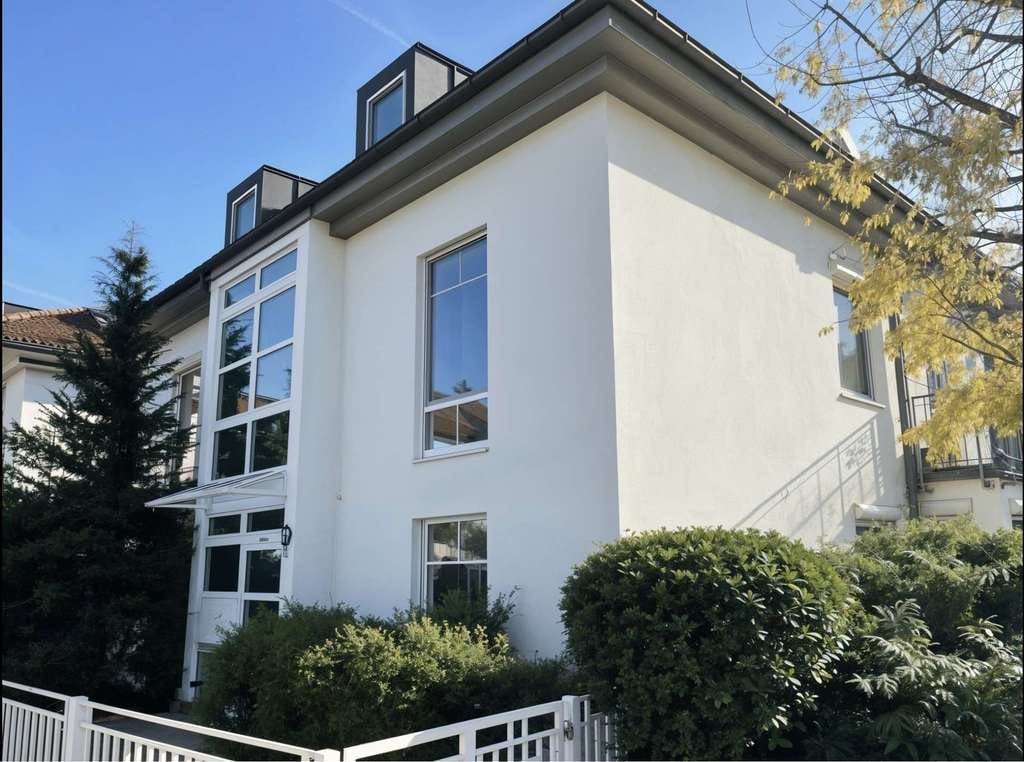 Immobilie in Pullach im Isartal - Zeitlose Eleganz unter dem Dach - Bild 1