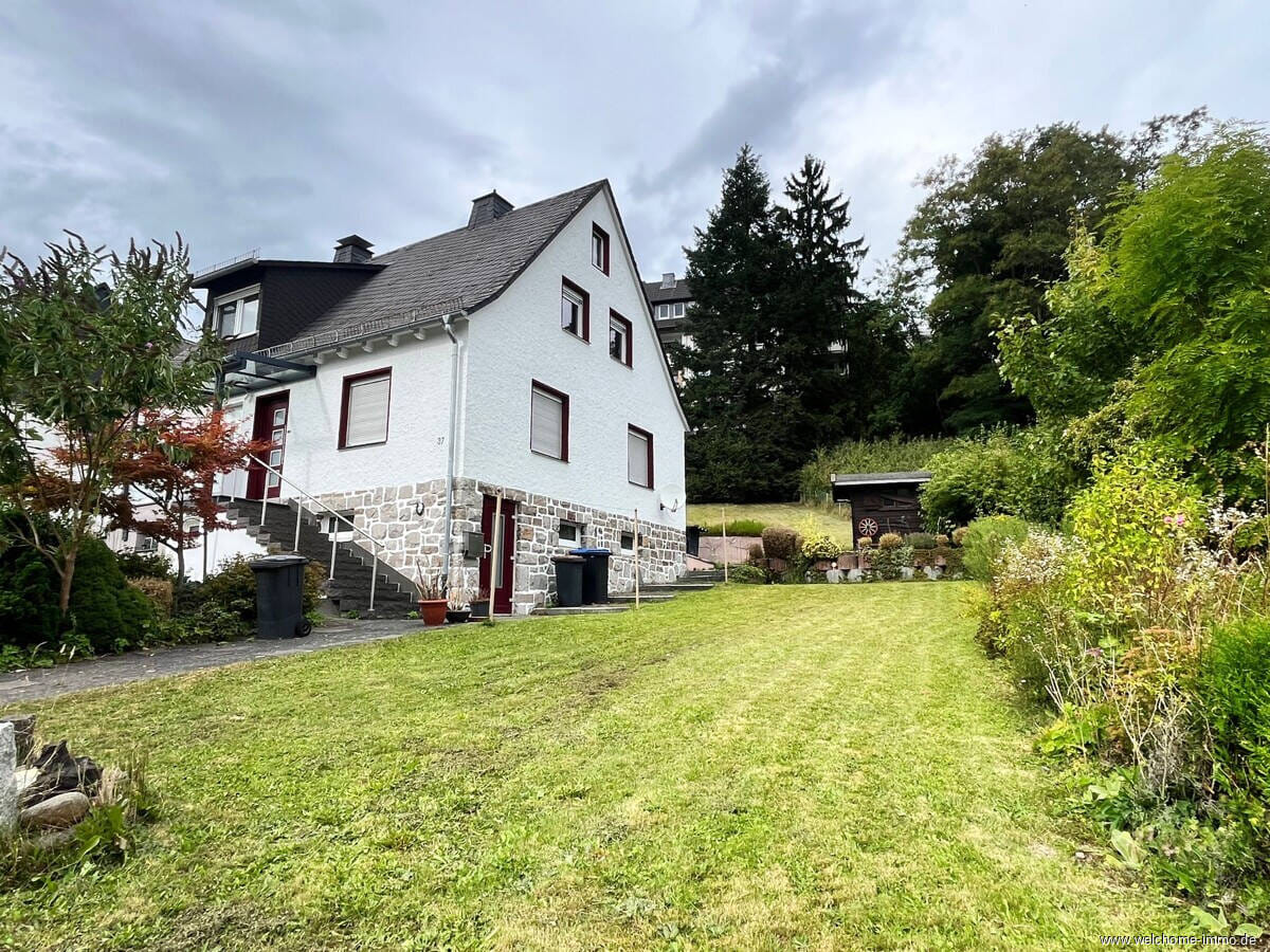 Immobilie in Meschede - Ideal für Paare oder kleine Familien – Doppelhaushälfte mit großem Garten in Meschede - Bild 1