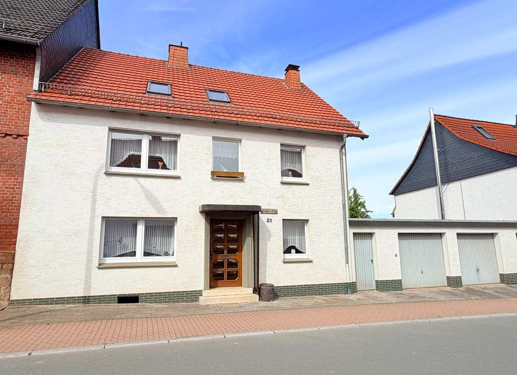 Immobilie in Marsberg - *** Einfach und Schön *** Einfamilienhaus in Marsberg-Erlinghausen - Bild 0