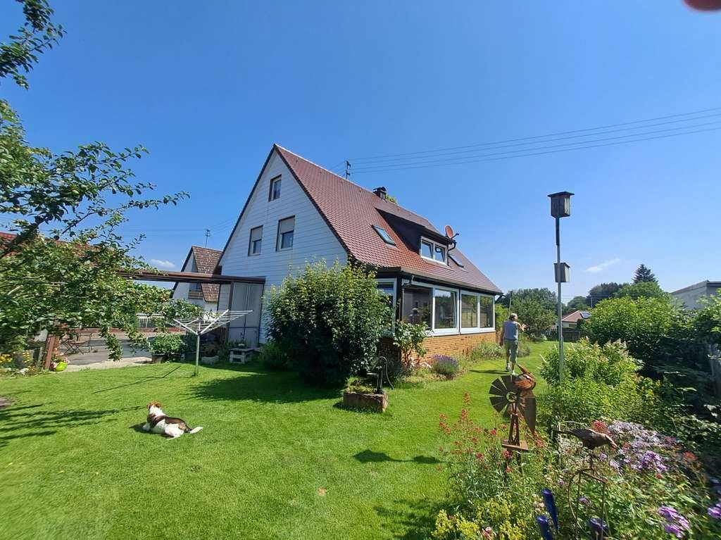 Immobilie in Kutzenhausen - Familienidylle pur: Ein- bzw. Zweifamilienhaus mit wunderschönem Garten - Bild 1