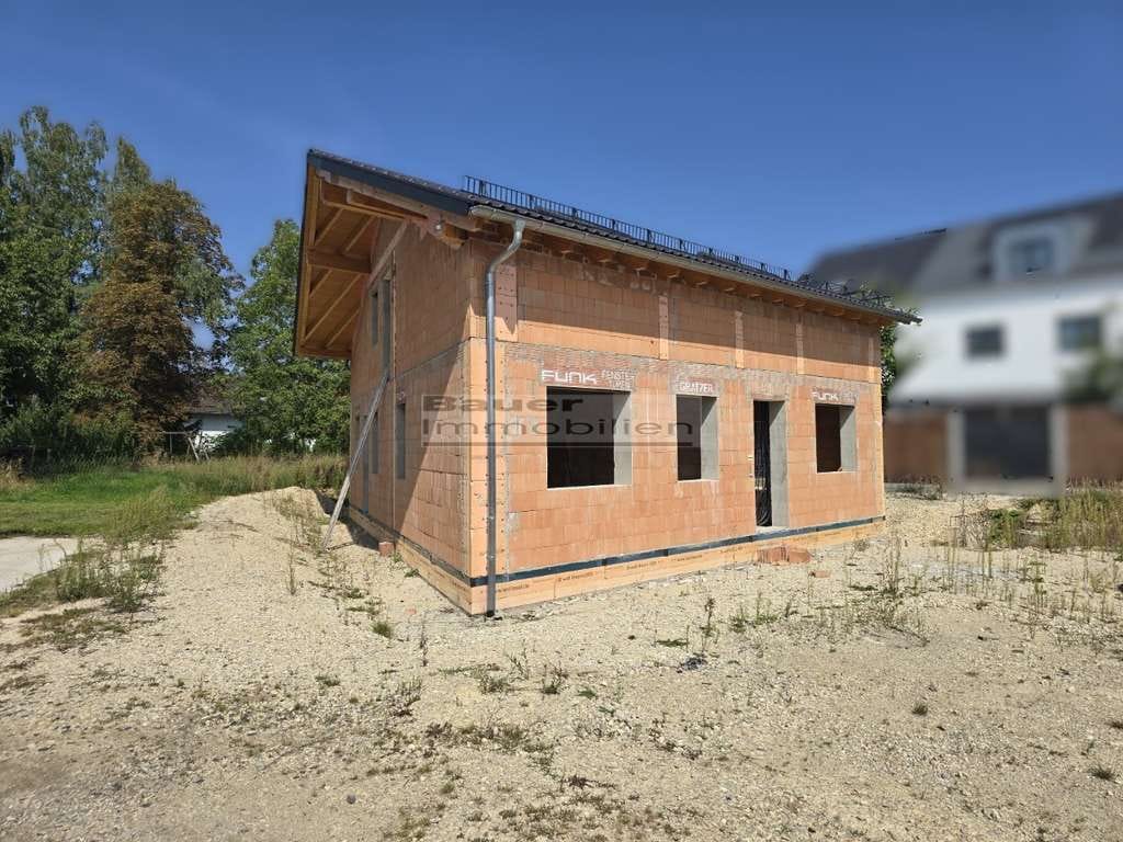 Immobilie in Gaimersheim - Mehrfamilienhaus mit Gewerbeeinheit in Gaimersheim zu verkaufen. - Bild 1