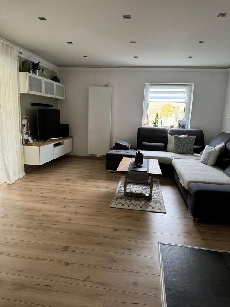 Immobilie in Westerngrund - Modernes Wohnen: Saniertes 3-Zimmer-Apartment, Terrasse mit Garten-Idylle im Kahlgrund/Westerngrund - Bild 1