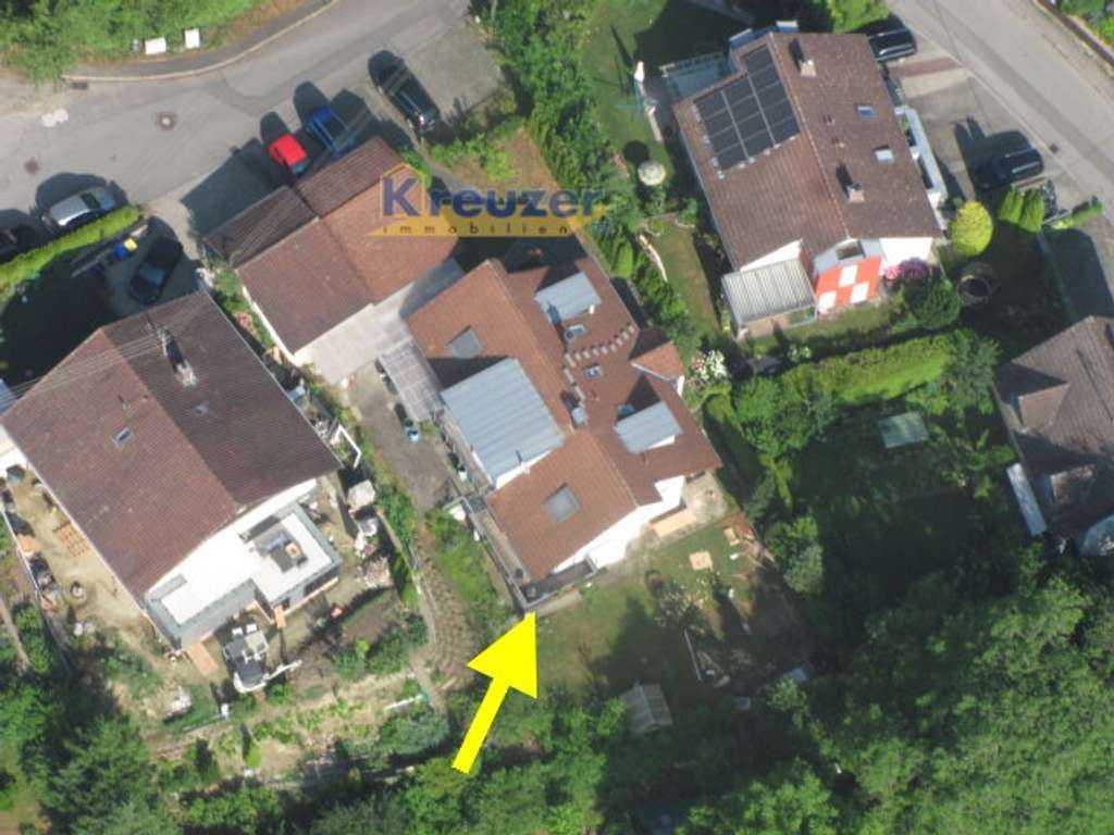 Immobilie in Berg - Ruhig Lage * Bezugsfrei * Renoviert - Hübsche 2 Zi.-Wohnung in Teilort von Berg !  - Bild 1