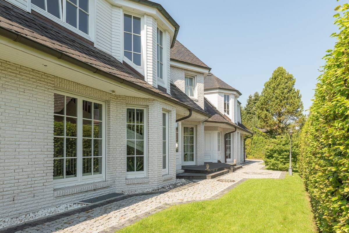 Immobilie in Ellerbek - Villa mit Einliegerwohnung in begehrter Lage von Ellerbek - Bild 2