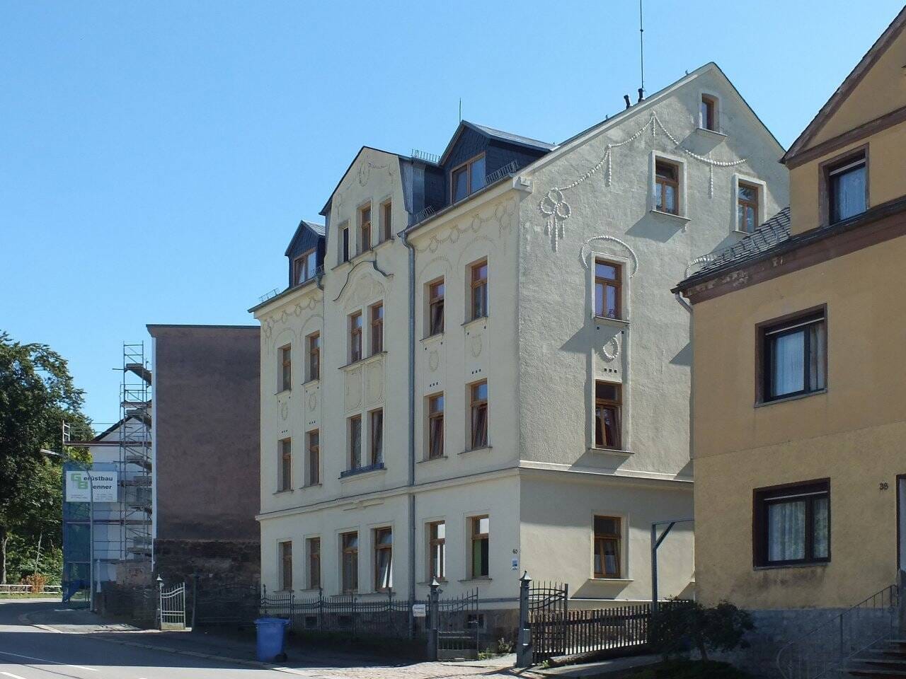 Immobilie in Hartmannsdorf bei Kirchberg - Ab 01.12.2025 frei! Schöne 2-Raum-Wohnung mit Balkon! Denkmalschutz! - Bild 3