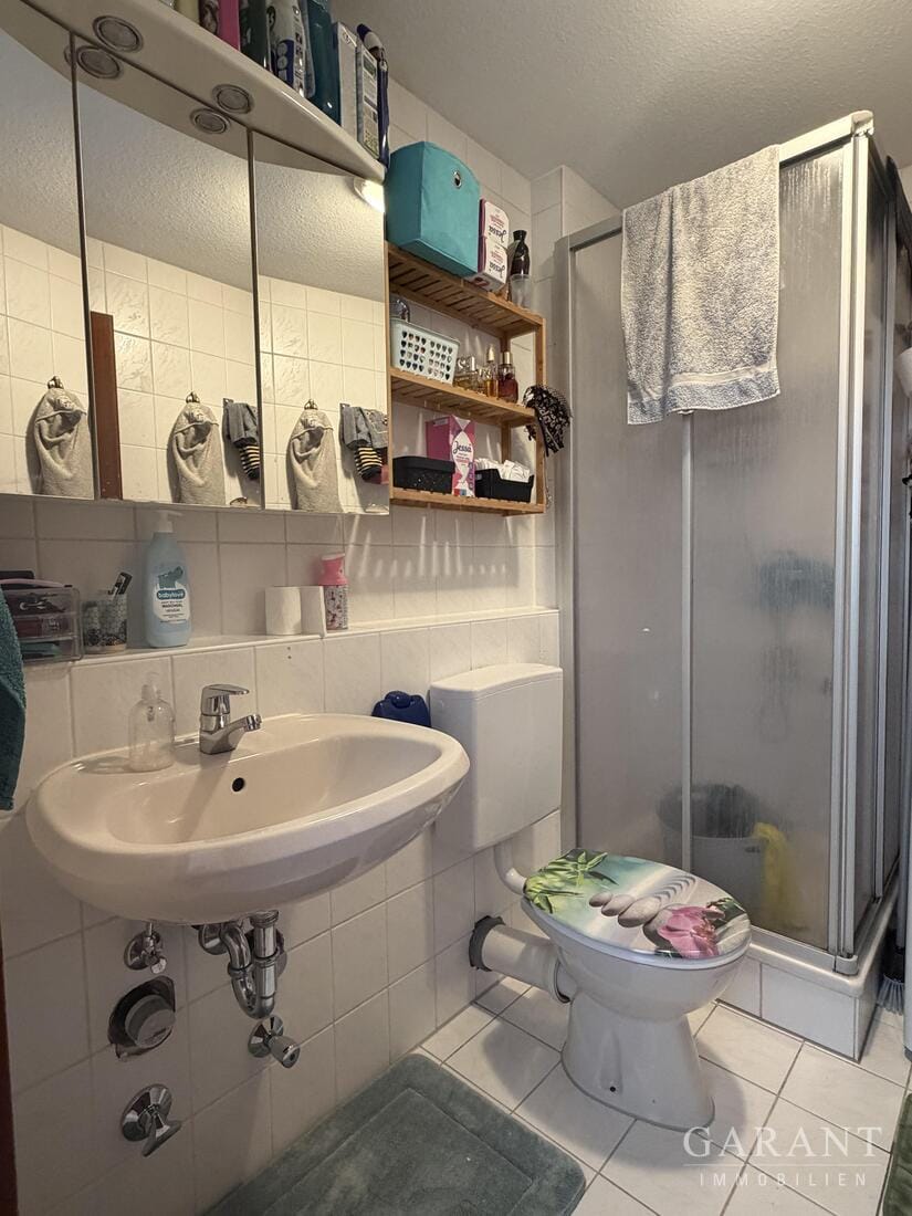 Immobilie in Fichtenberg - Charmante 2 Zimmer-DG-Wohnung mit Balkon + TG-Stellplatz - Bild 2