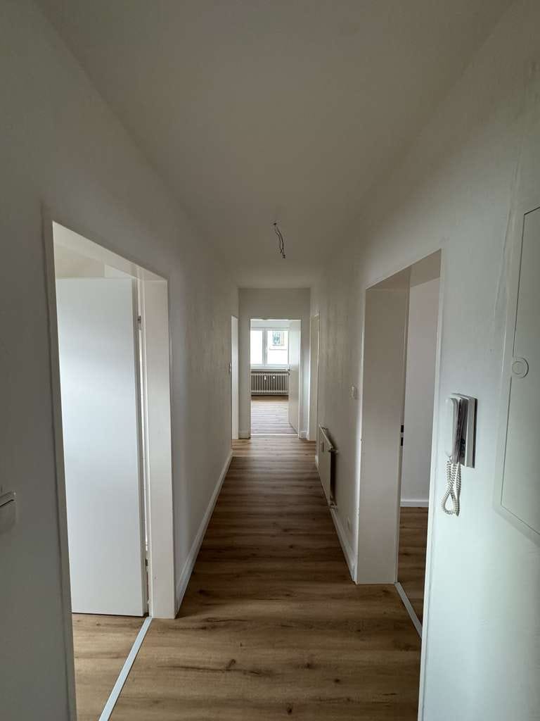 Immobilie in Walluf - Leerstehende & sanierte 3 ZKB-Wohnung in Walluf - Bild 3