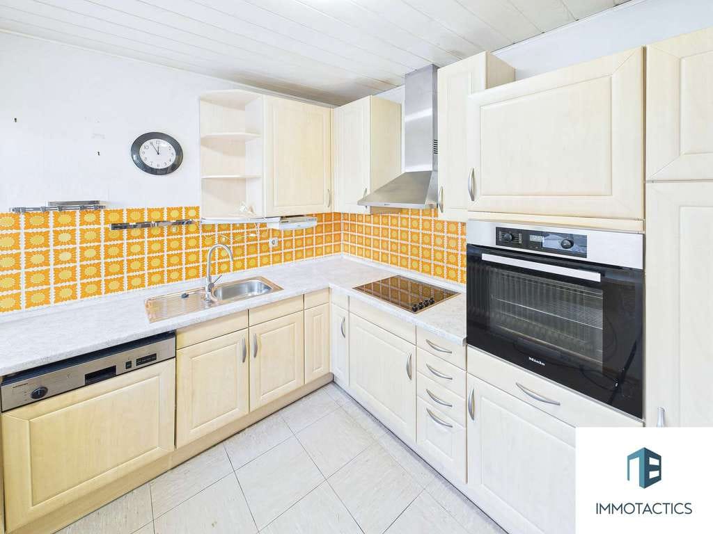 Immobilie in Norheim - Gepflegtes Einfamilienhaus in Hanglage mit zwei Wohnebenen, Balkon, Terrasse und Garten in Norheim - Bild 4