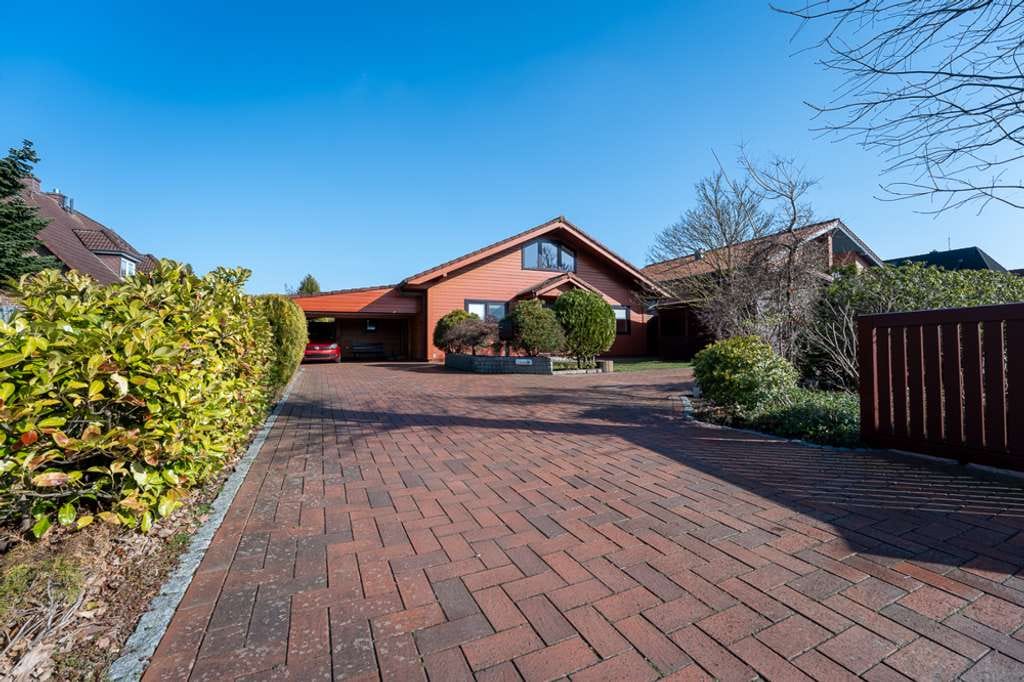 Immobilie in Worpswede - Charmantes Holzbohlenhaus mit Einliegerwohnung und großem Garten - Bild 1