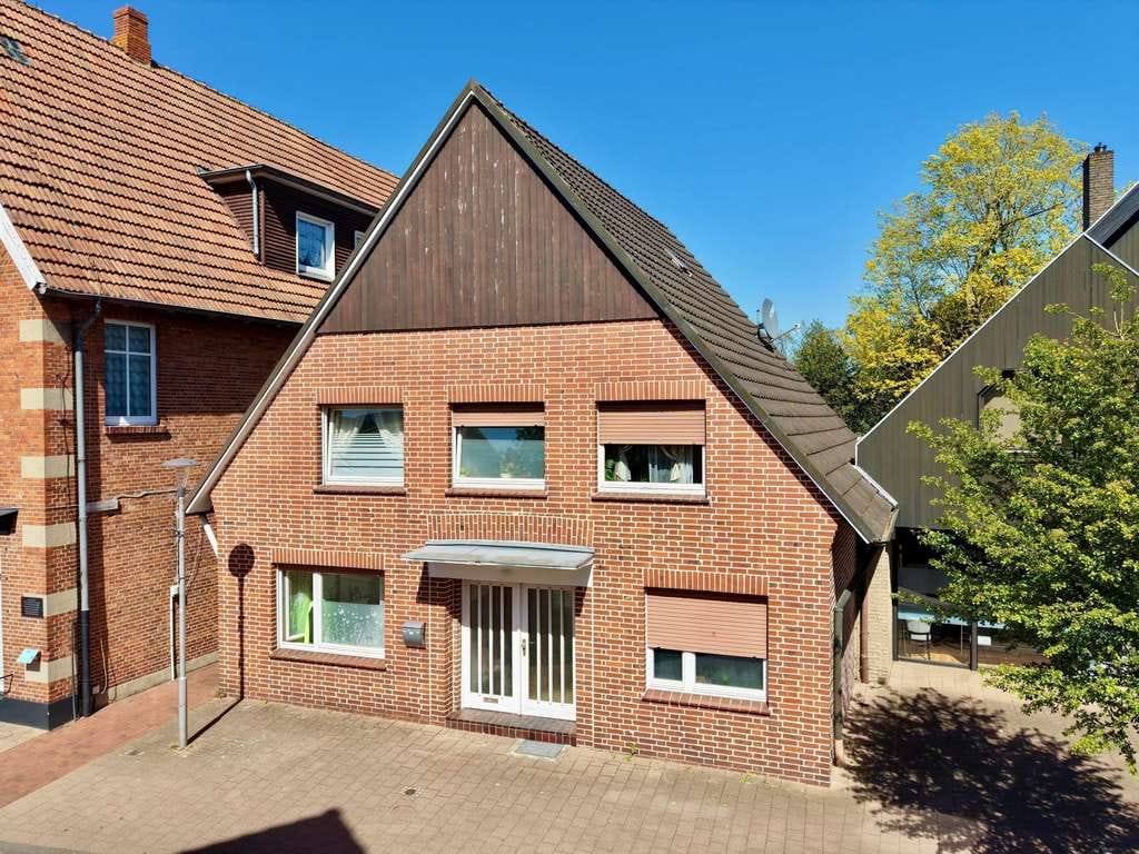 Immobilie in Neuenhaus - Vermietetes Zweifamilienhaus in zentraler Lage von Neuenhaus - Bild 0