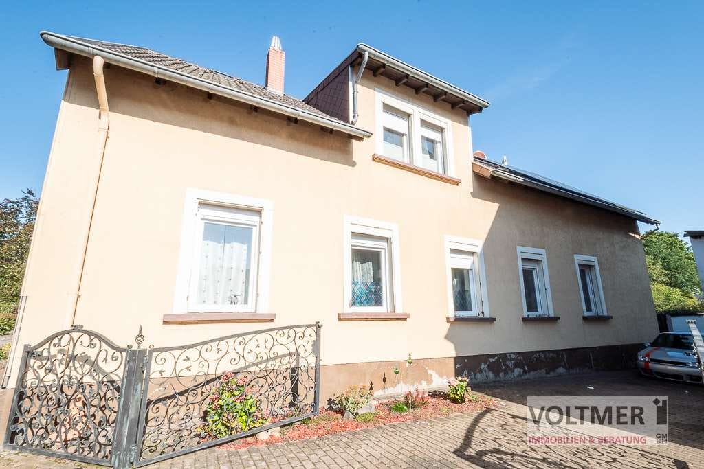 Immobilie in Kirkel - ALLES UNTER EINEM DACH - Zweifamilienhaus mit Gewerbefläche und großem Grundstück in Kirkel! - Bild 1