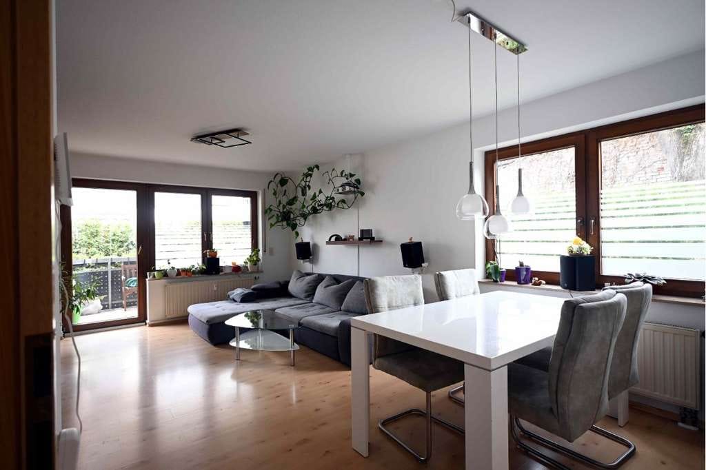 Immobilie in Oberriexingen - Ruhig, Garten, Nähe zum Grünen und zur Enz - Bild 1