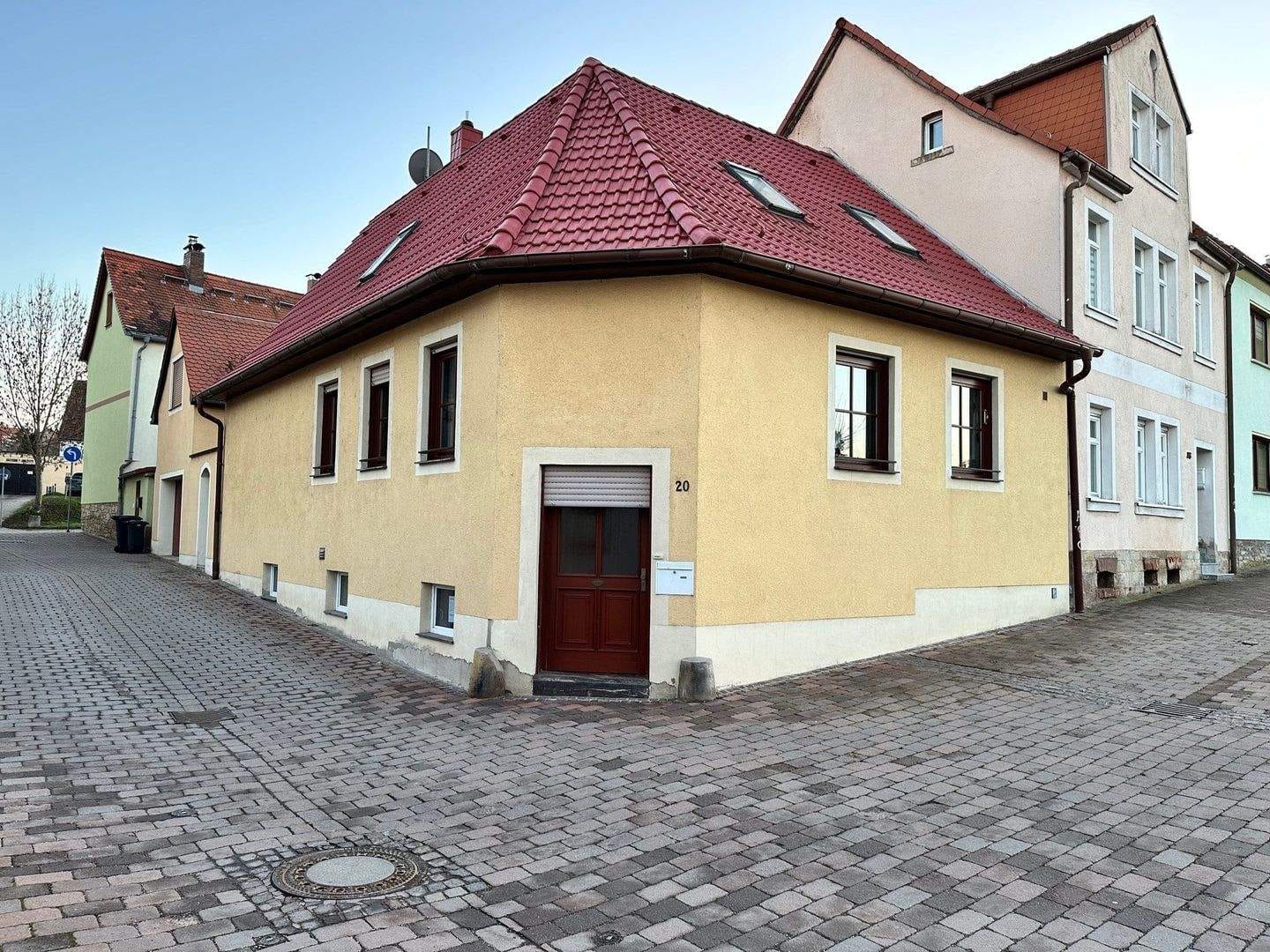 Immobilie in Querfurt - Einfamilienhaus mit Einliegerwohnung! - Bild 1