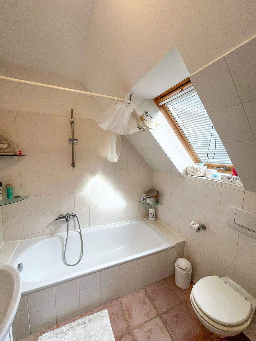 Immobilie in Bendestorf - Individuelle 2-Zimmer-Maisonette mit Balkon und offenem Wohnkonzept in Bendestorf - Bild 2