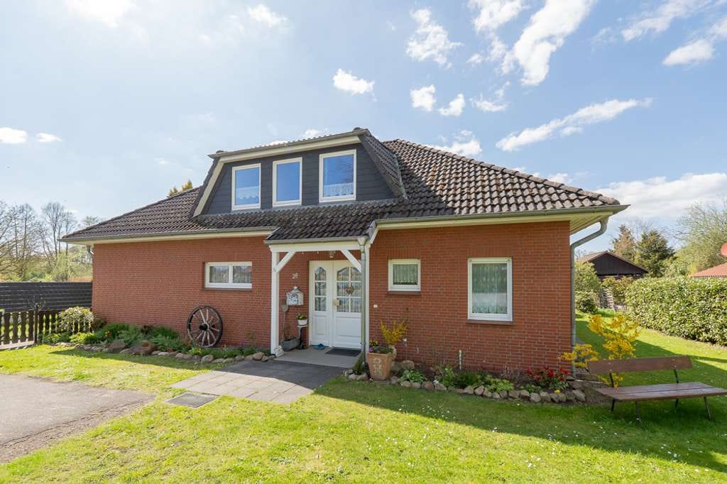 Immobilie in Lüdersburg - Idyllisch Wohnen in Jürgenstorf - Großzügiges Zuhause mit Garten zum Verlieben - Bild 0