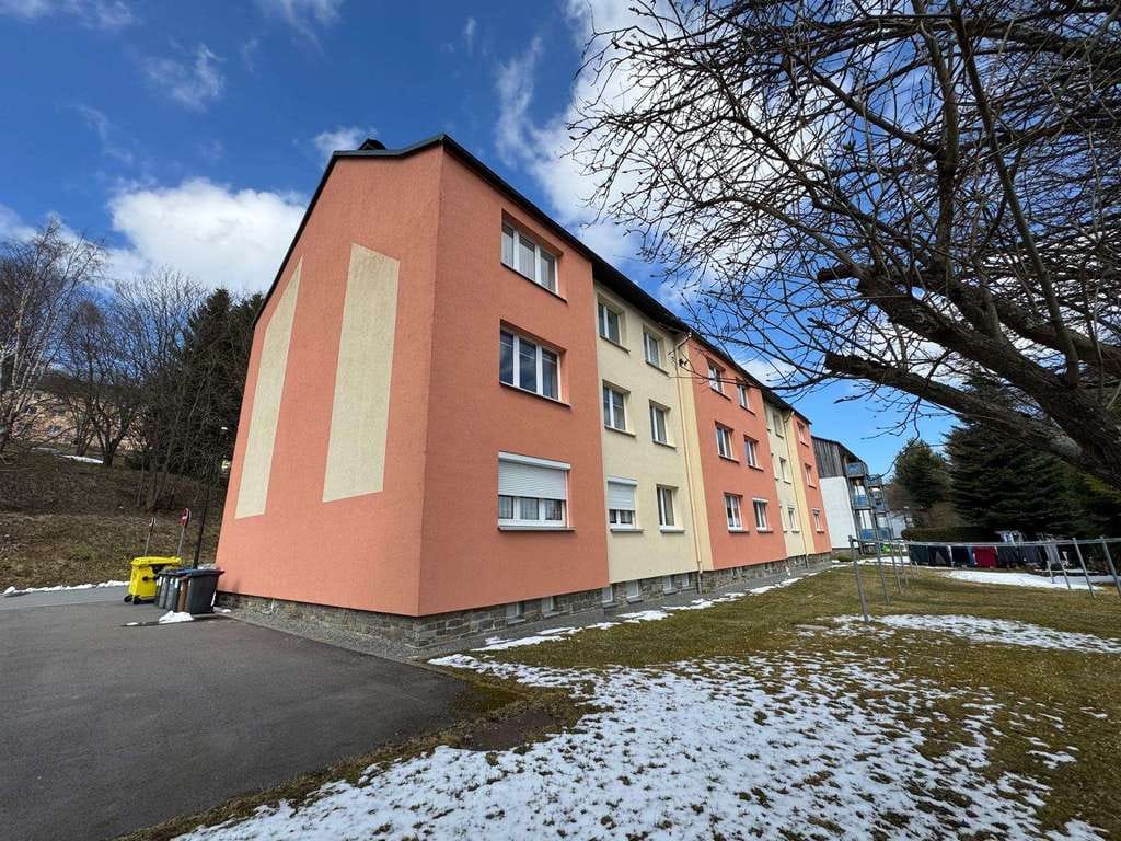 Immobilie in Oberwiesenthal - 4-Raum Wohnung mit toller Aussicht und Kachelofen im Oberwiesenthal! - Bild 1