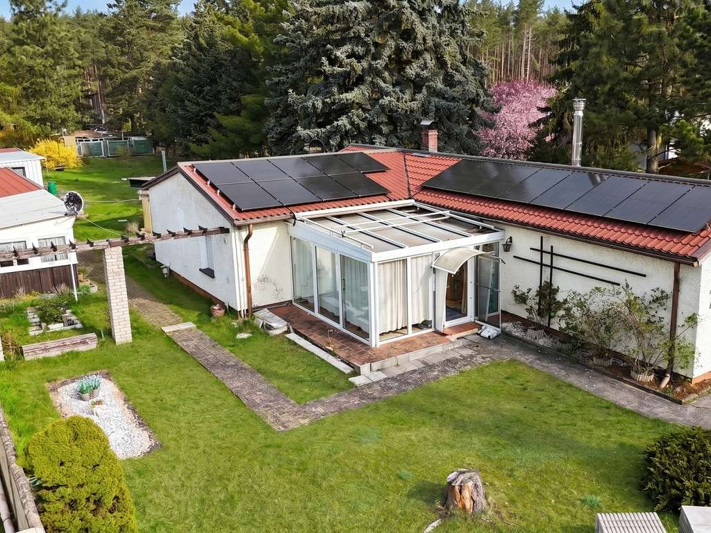 Immobilie in Nauen - Bezugsfreies Einfamilienhaus mit Wintergarten und großem Grundstück - Bild 0