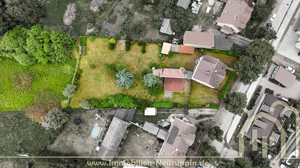 Immobilie in Rheinsberg - top saniertes Dreifamilienhaus mit Gartenhäuschen und RIESEN Garten in Rheinsberg (freie Einheiten!) - Bild 1
