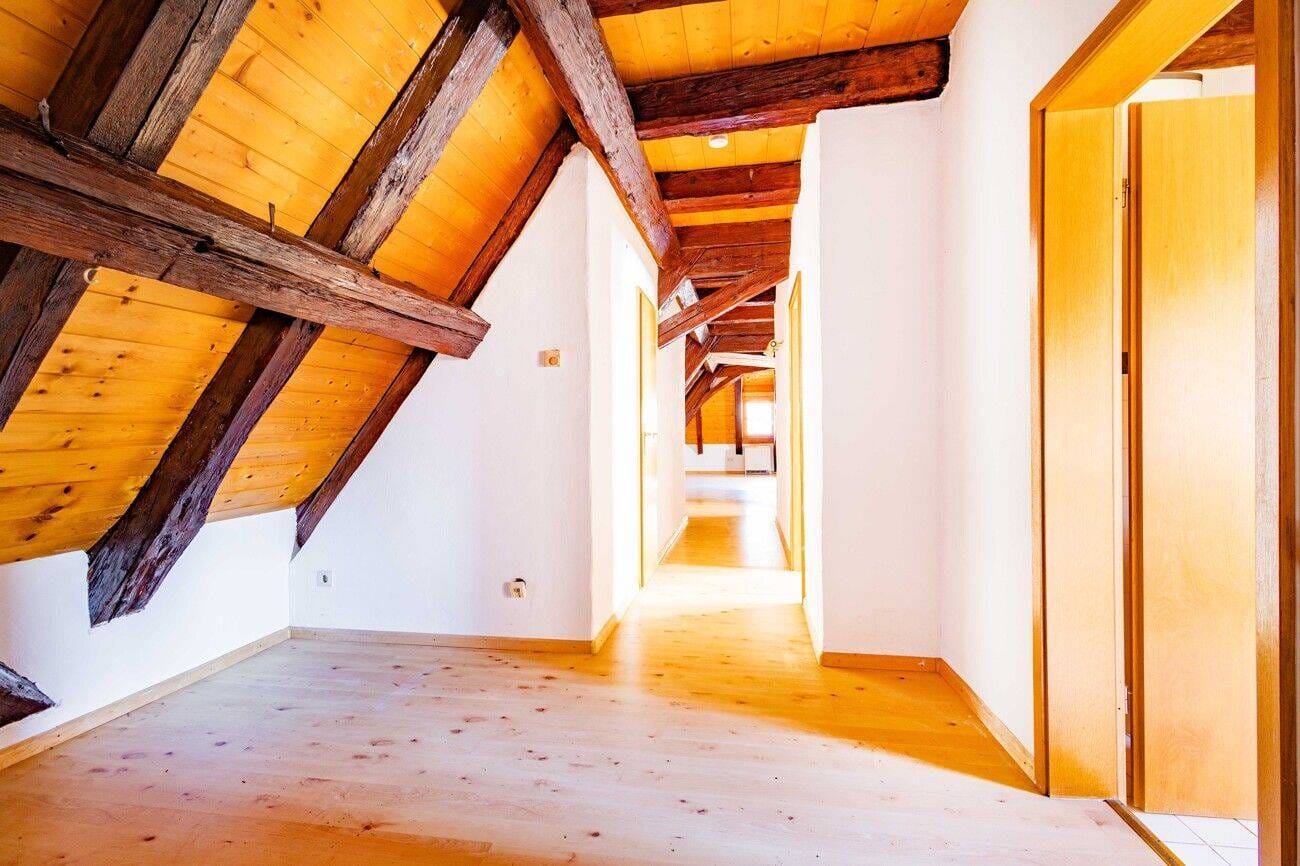 Immobilie in Sulzburg - BRUMANI | Historische Dachgeschosswohnung mit einzigartigem Charme - Bild 1