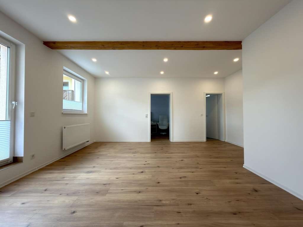 Immobilie in Igensdorf - Kernsaniertes ZFH - 2 vermietbare Whg., Energieklasse A, 1.450 € Sollmiete - Bild 1