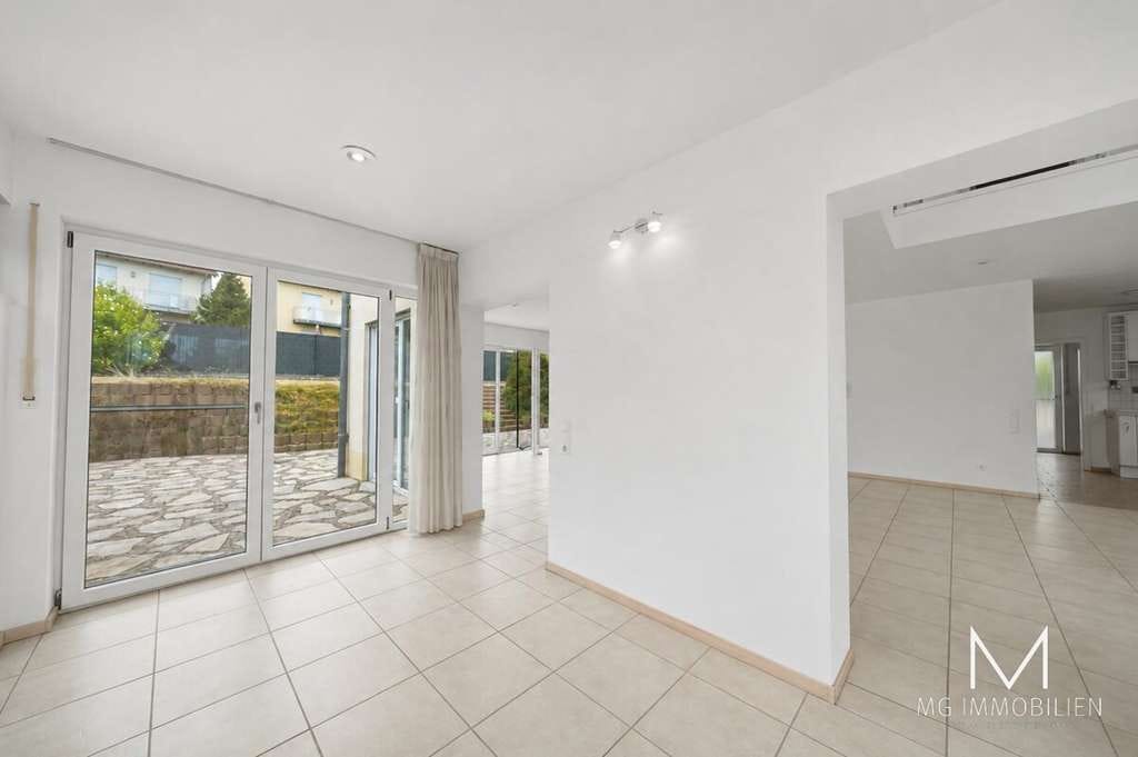Immobilie in Hütschenhausen - MG – Hütschenhausen | Großzügiges Familienhaus mit Galerie, Garten & Doppelgarage - Bild 3