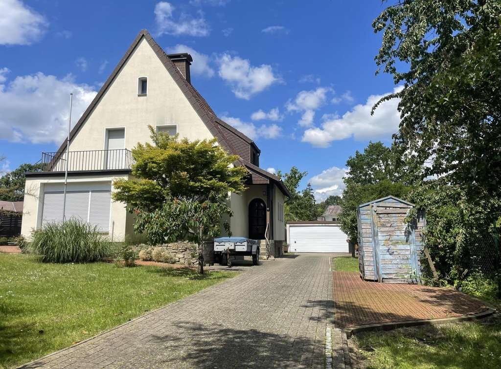 Immobilie in Bad Essen - Charme, Substanz und Perspektive - Einfamilienhaus mit Doppelgarage in Bad Essen – Wittlage! - Bild 0