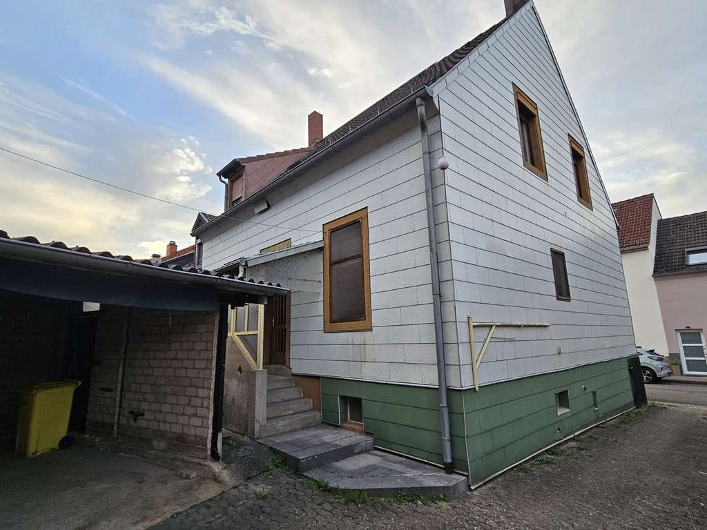 Immobilie in Zweibrücken - Einfamilienhaus mit großer Scheune in Zweibrücken-Ixheim - Bild 2