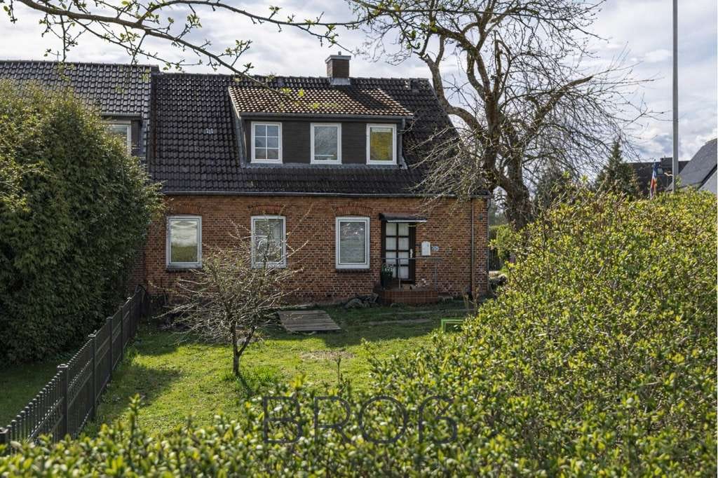 Immobilie in Schwentinental - Investieren im Kieler Speckgürtel: Zukunftssicher beheizte DHH mit zwei Wohneinheiten - Bild 0