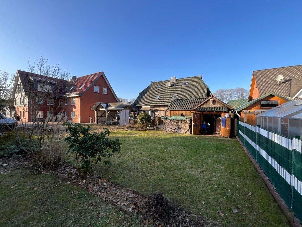 Immobilie in Wahlstedt - Viel Platz für Ihre Ideen: Mehrfamilienhaus mit zwei Einheiten und Vermietungsertrag - Bild 3