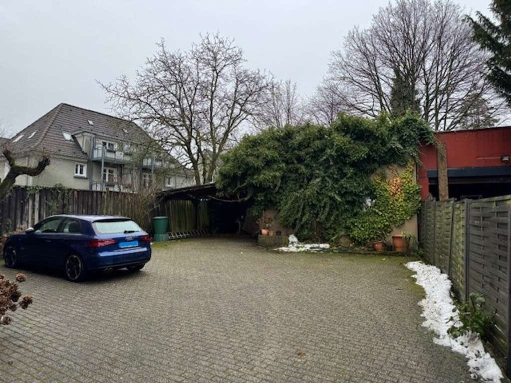 Immobilie in Solingen - Solides Mehrfamilienhaus mit 4 Wohnungen, Hof und Nebengebäude in Solingen-Höhscheid. - Bild 2