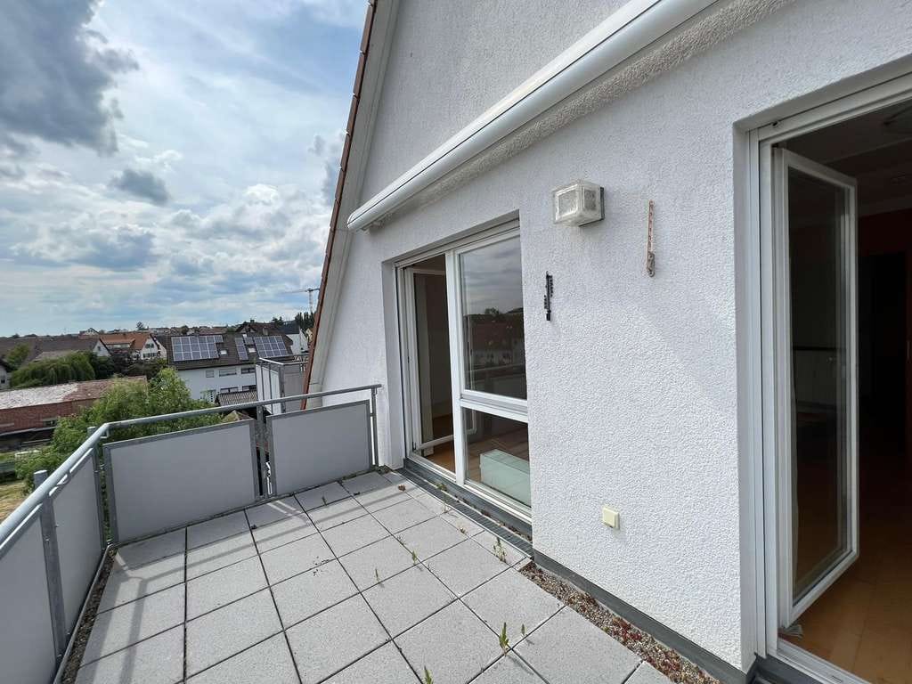 Immobilie in Ehningen - Großzügige, helle 3,5-Zi.-Maisonette-Whg. mit 2 Balkonen und EBK mit tollem Blick auf die Würm - Bild 4