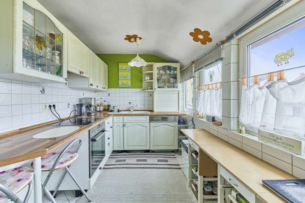 Immobilie in Schifferstadt - 4-Zimmer-Dachgeschosswohnung mit Garten und Garage in gepflegtem 2FH! - Bild 3