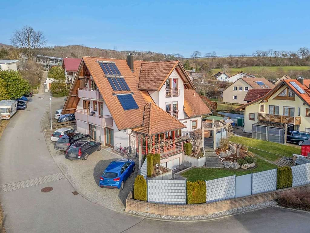 Immobilie in Salem - Attraktives 3-Familienhaus (Mehrgenerationenhaus) mit großer Hauptwohnung in ruhiger Lage von Beuren - Bild 1