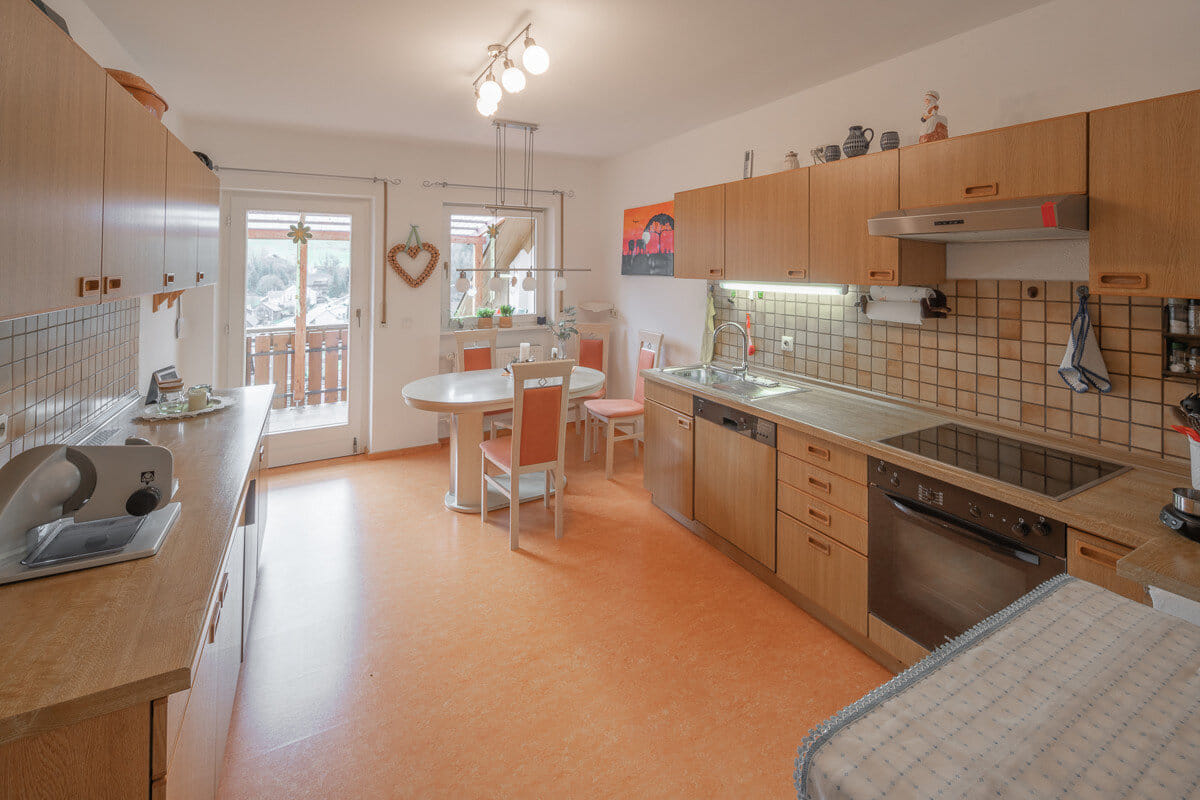 Immobilie in Stühlingen - Großzügiges Bauernhaus mit viel Platz und weiterer Ausbaureserve - Bild 2