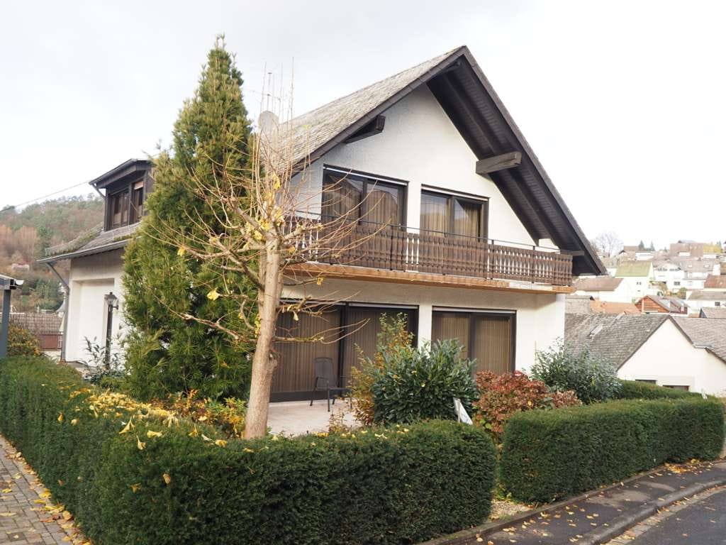 Immobilie in Arzbach - Attraktives Einfamilienhaus in guter Lage - Bild 1