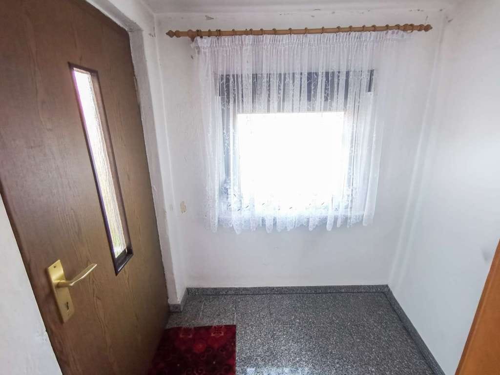 Immobilie in Schönwölkau - Einzug sofort möglich! | Großzügiges Einfamilienhaus mit Sanierungsbedarf | Grüne Lage - Bild 2