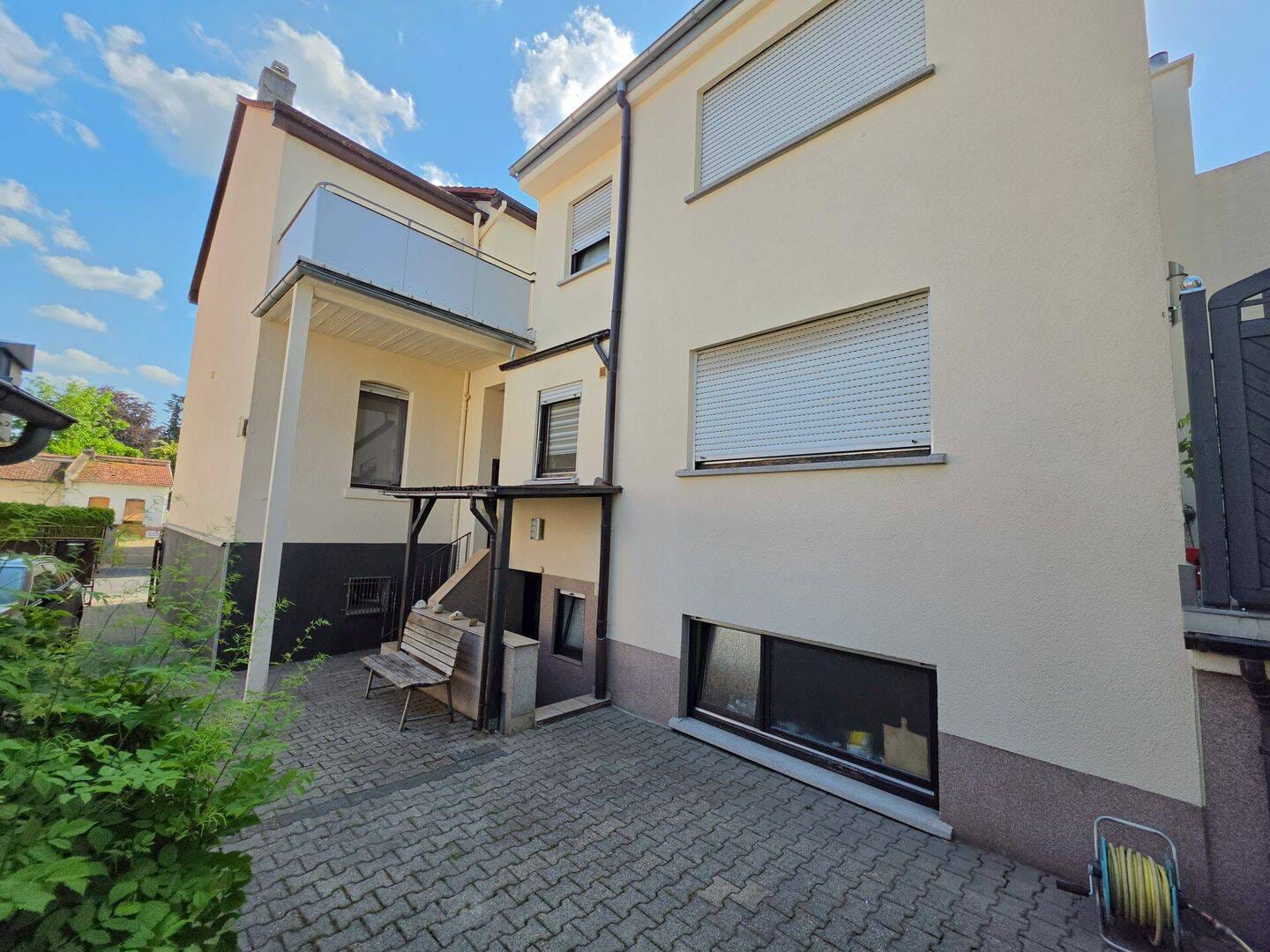 Immobilie in Obertshausen - Zweifamilienhaus mit großer Terrasse und Garten - Bild 3