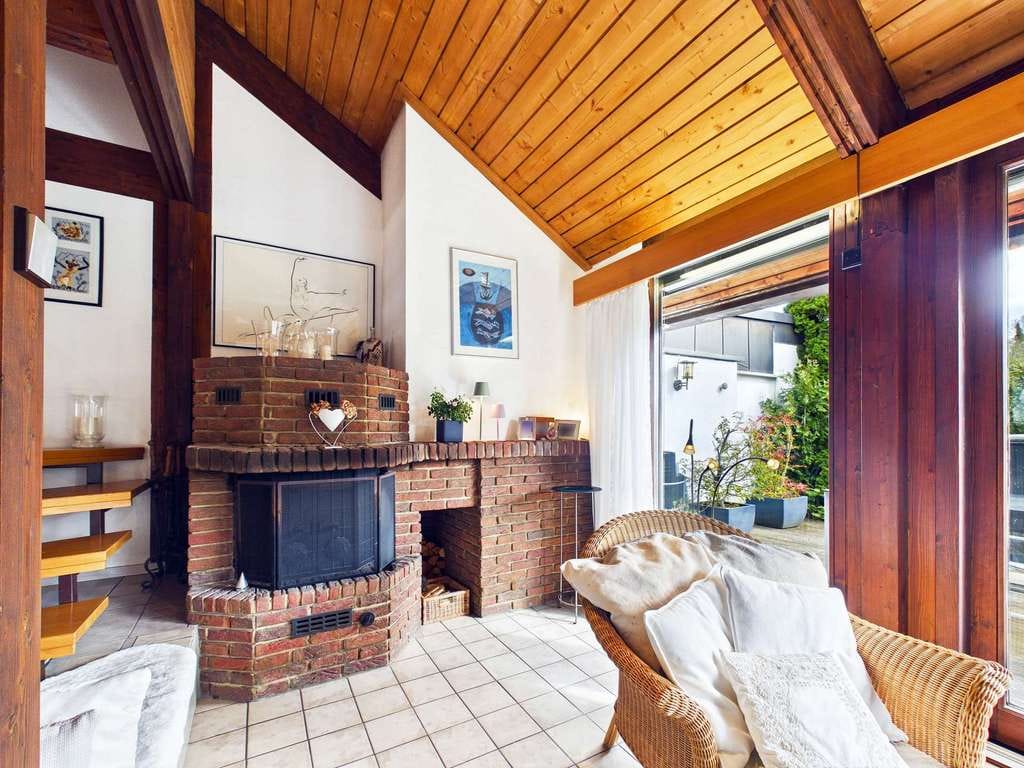 Immobilie in Neuhausen auf den Fildern - Ein Gartenparadies zum Staunen – besondere Doppelhaushälfte mit Galerie und Kamin in Neuhausen - Bild 4