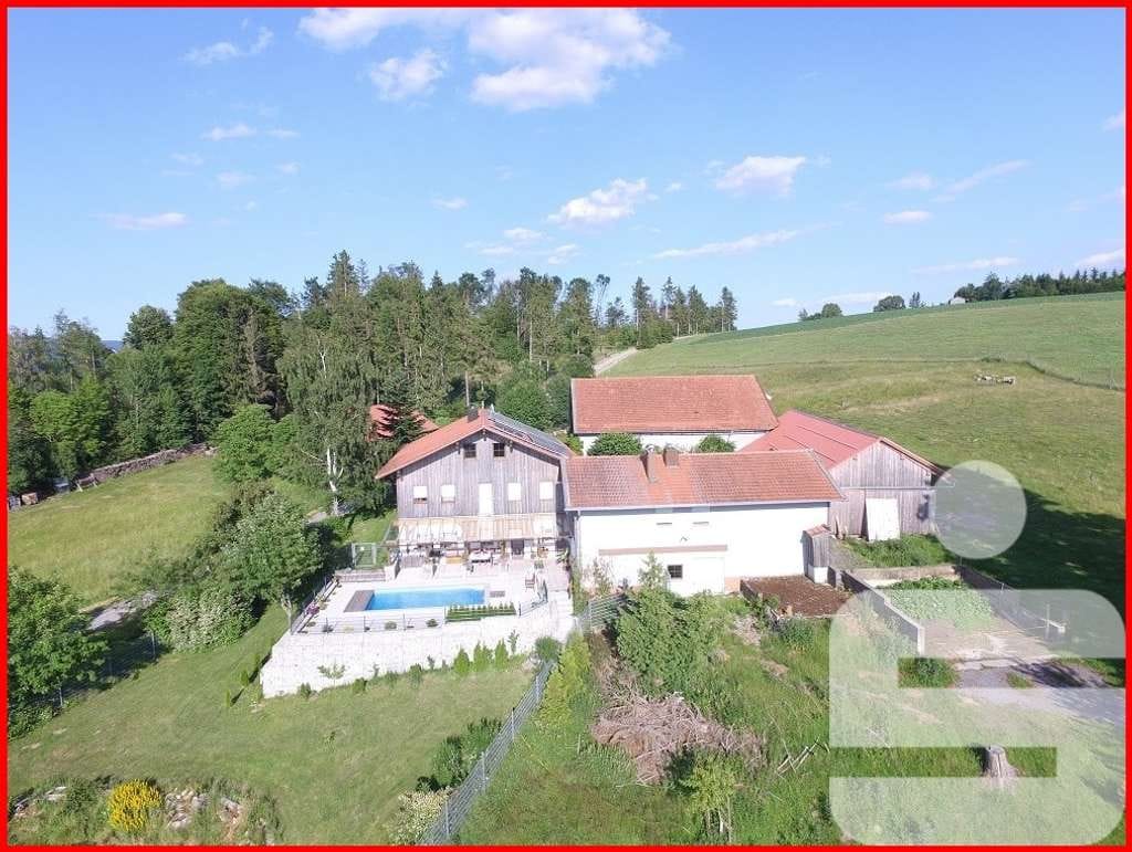 Immobilie in Breitenberg - Außergewöhnliches Sacherl in traumhafter Alleinlage bei 94089 Neureichenau - Bild 0