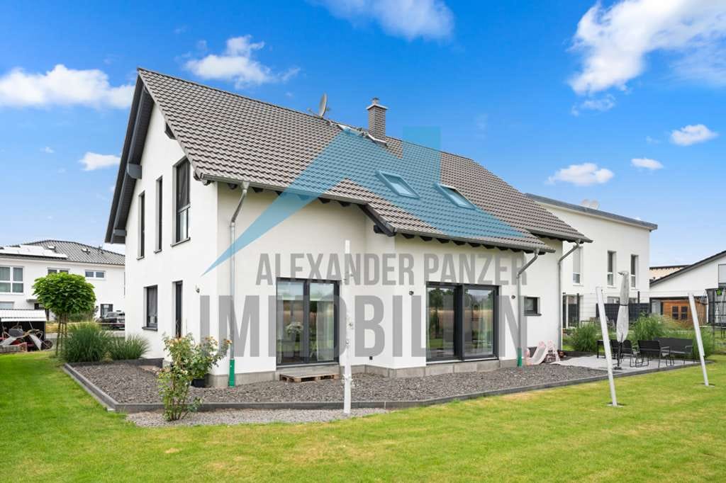 Immobilie in Fritzlar - neuwertiges und modernes Einfamilienhaus in Ortsrandlage von Fritzlar! - Bild 3